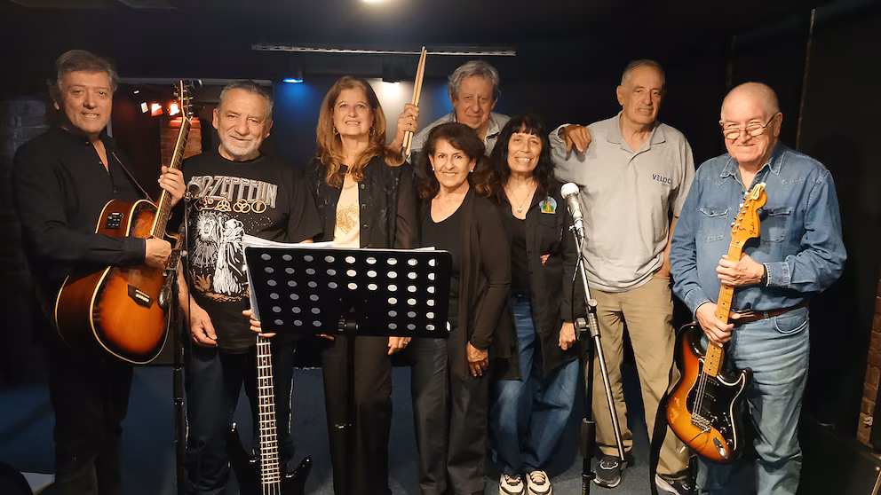Volver a tocar cuando la vida ya hizo su pausa: convocan a músicos +65 para formar tres grupos y presentarse en un megaconcierto